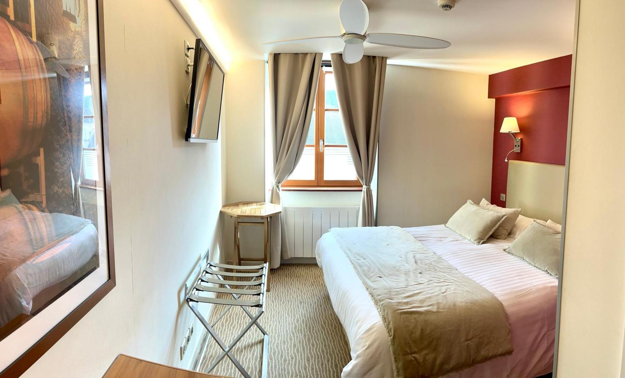 Logis Hotel Des Messageries Арбоа Екстериор снимка