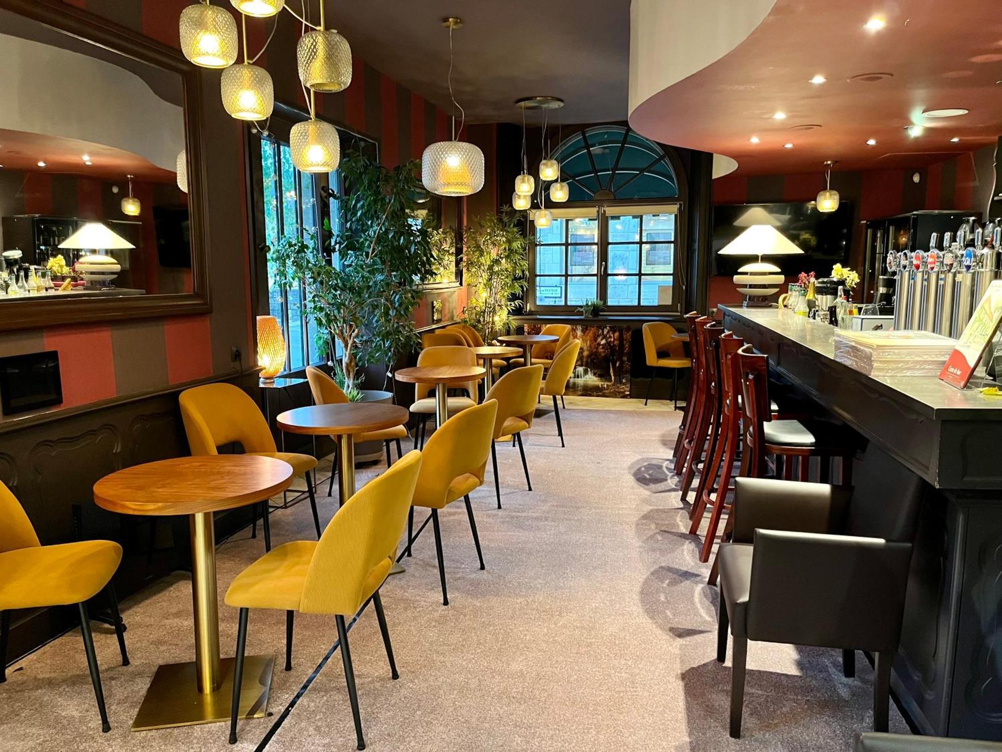 Logis Hotel Des Messageries Арбоа Екстериор снимка