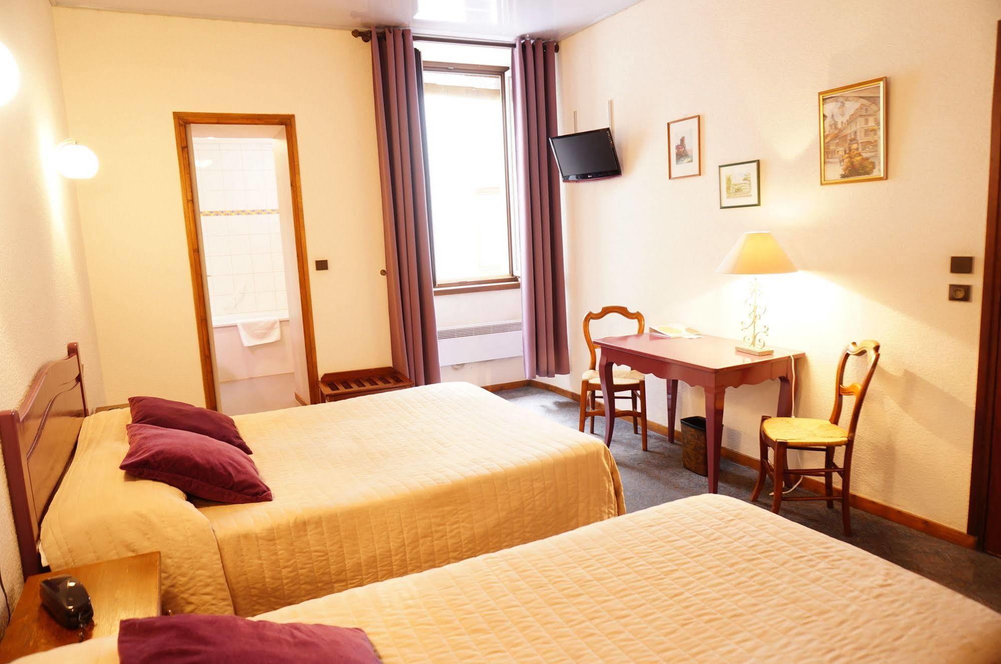 Logis Hotel Des Messageries Арбоа Екстериор снимка