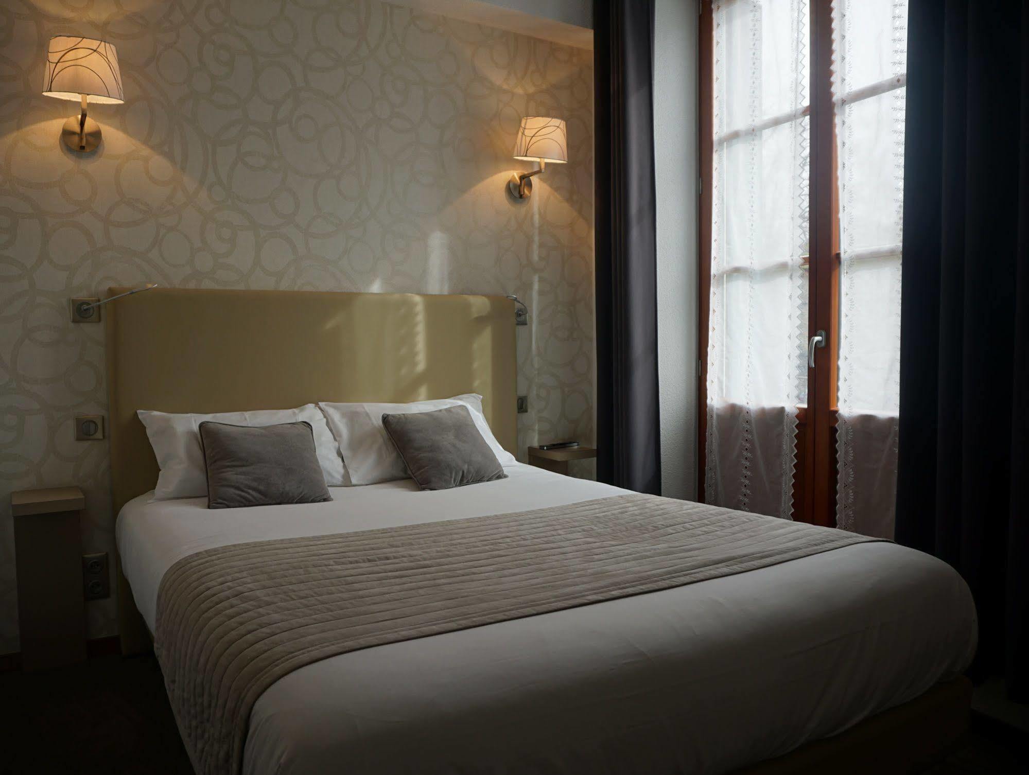 Logis Hotel Des Messageries Арбоа Екстериор снимка