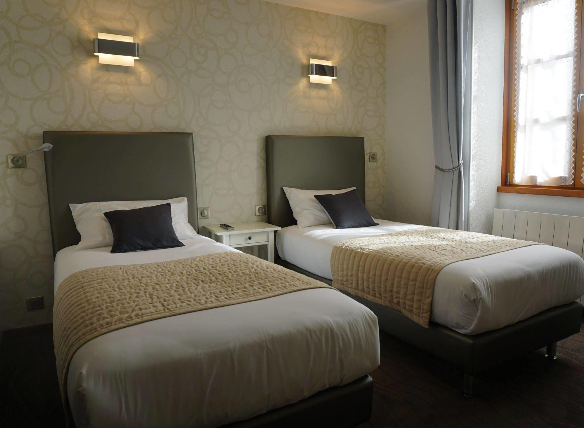 Logis Hotel Des Messageries Арбоа Екстериор снимка
